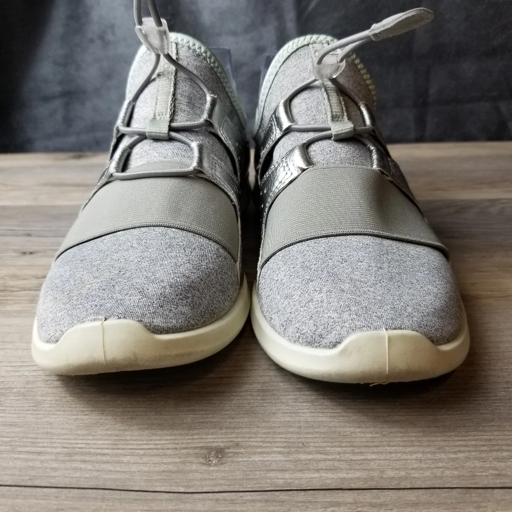Ecco Sense Elastic Toggle Slip On Sneaker